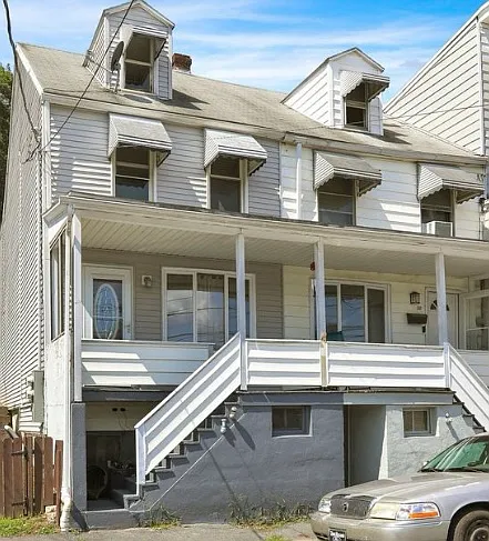 118 Westwood St Photo 1