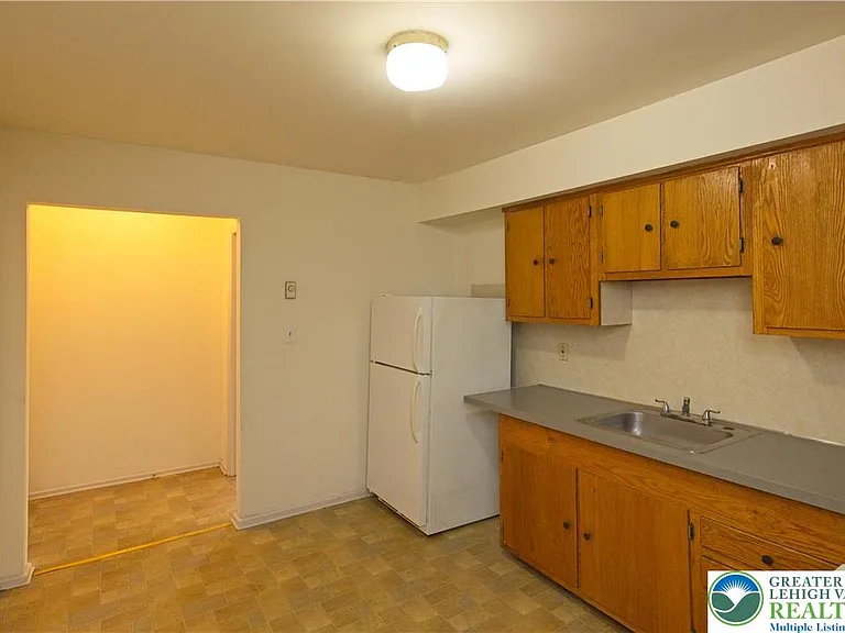 709 Front St — Photo 2