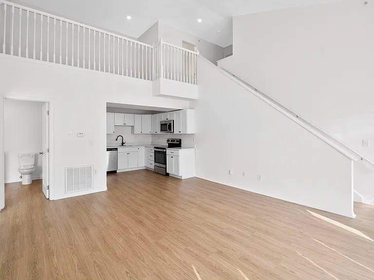 Kinwood Apartments — Photo 42