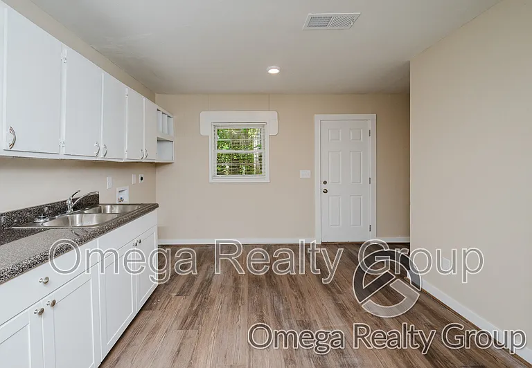 14 E Clay St — Photo 12