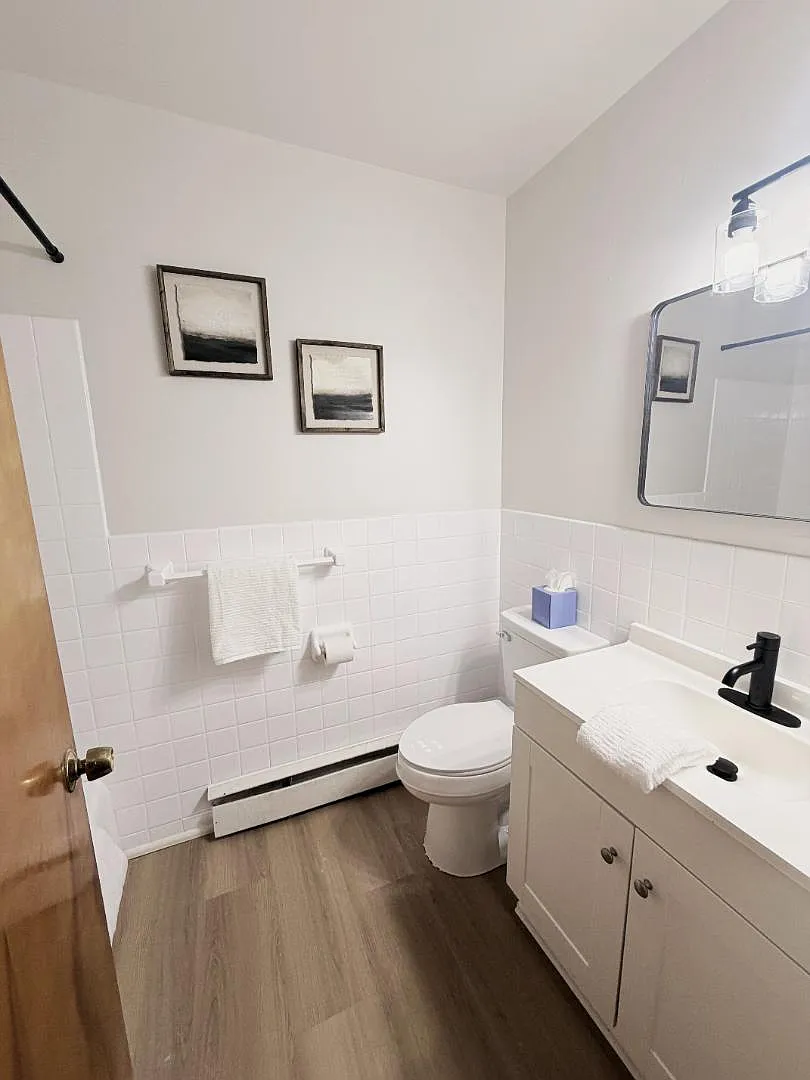 4401 N Grand River Ave - 3 — Photo 1