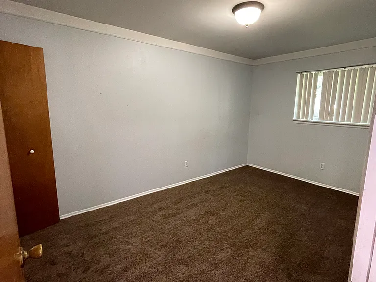 5341 Jackson St — Photo 9
