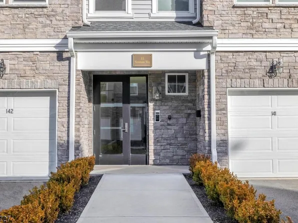 11 Veterans Way #121, Morris Plains Boro, NJ 07950
