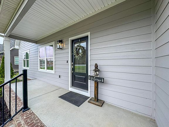 5th image of 3086 Crow Rd NE