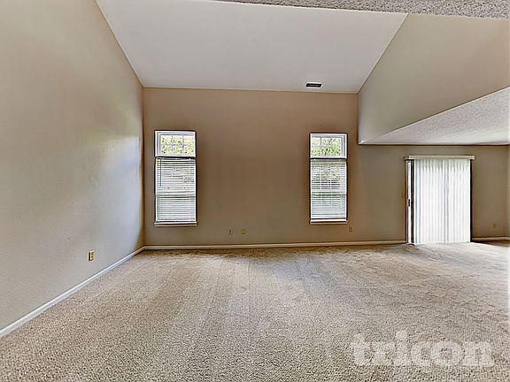 3rd image of 4026 Crabtree Ct