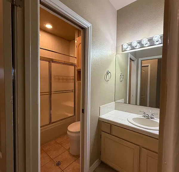 1401 E Gustavus St #16 — Photo 8