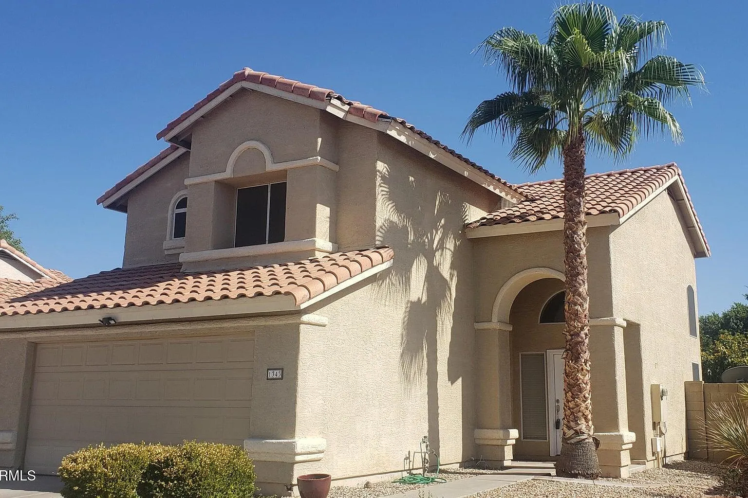 3 bed, 2.5 bath, 1852 sqft, $2,300 — Photo 1