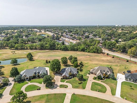 4th image of 1112 Troon Cir