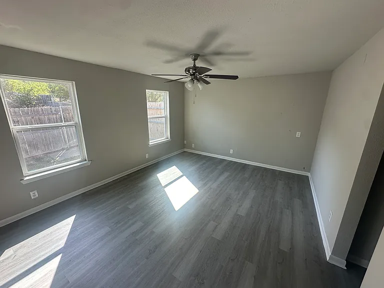 1105 Apache Ridge Rd — Photo 2