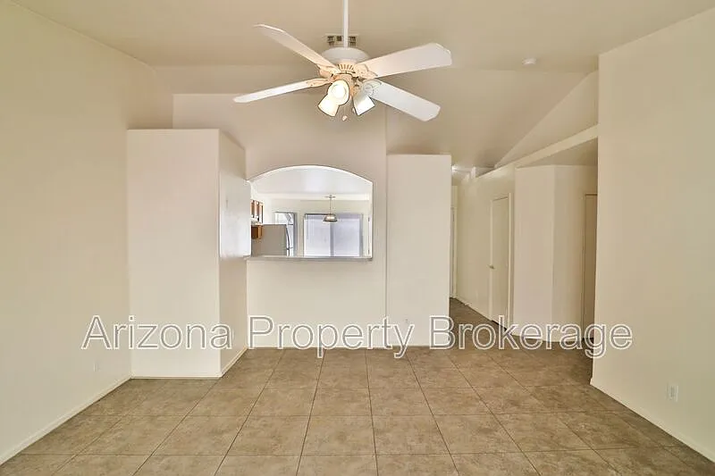 3 bed, 2.0 bath, 1340 sqft, $1,495 — Photo 2