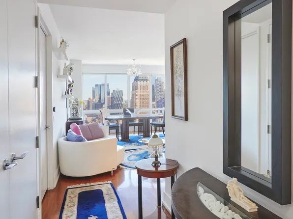 350 West 42nd Street image 2 of 19