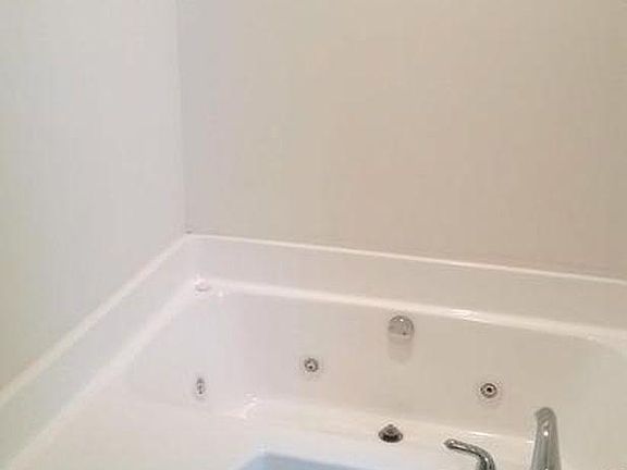 4th image of 135 Donna Dr