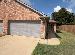 810 Cullum Ct, Hurst, TX 76053