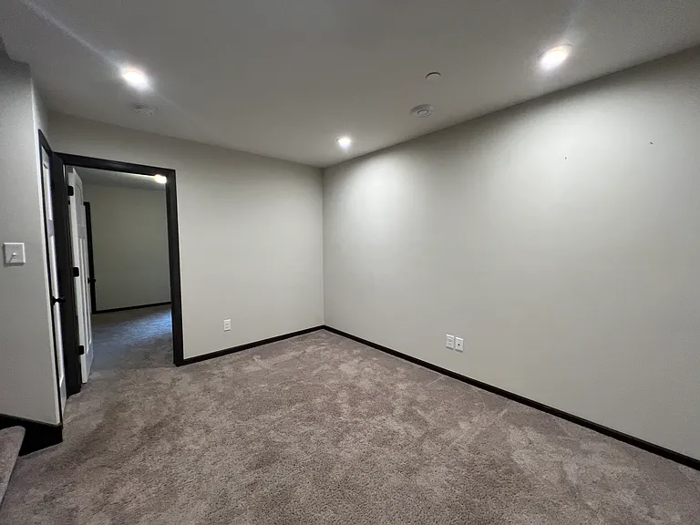 7110 Calumet Ct — Photo 33