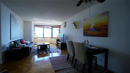 Rented by R New York