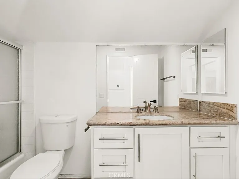 24 Clay — Photo 20