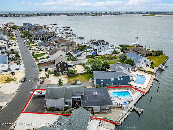 3rd image of 1742 Bay Isle Drive