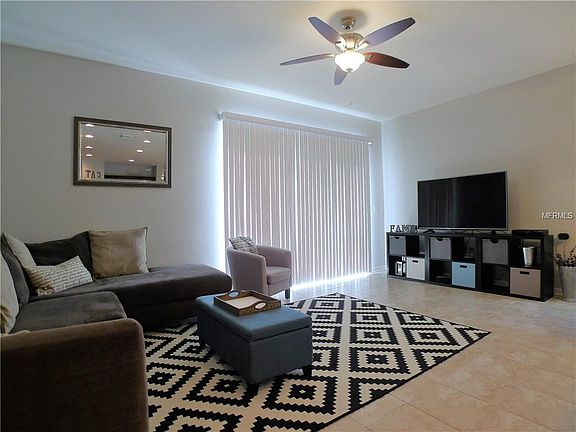 4th image of 6956 Holly Heath Dr