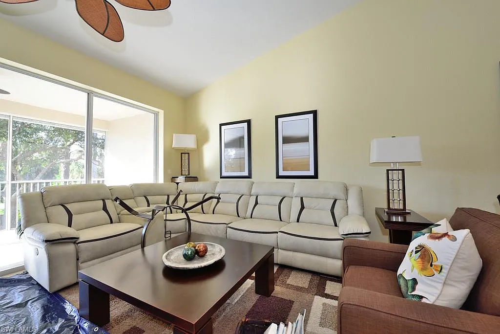 3 bed, 2.0 bath, 1640 sqft, $4,500 — Photo 2
