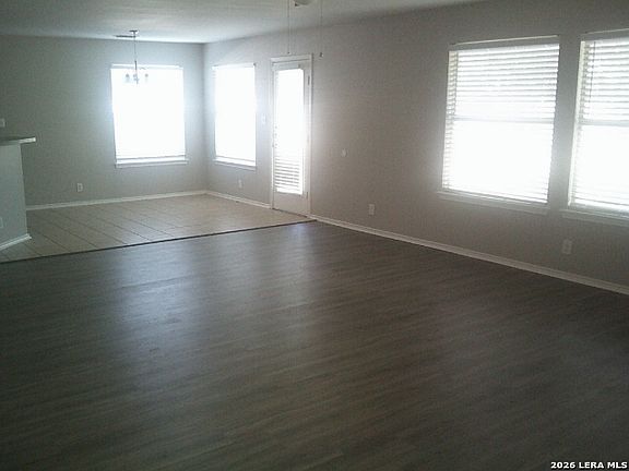 5th image of 517 ZAPATA CIR