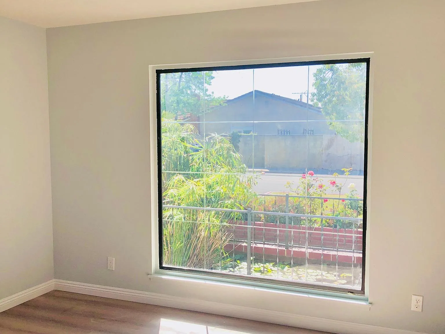 5 bed, 2640 sqft, $4,500 — Photo 2