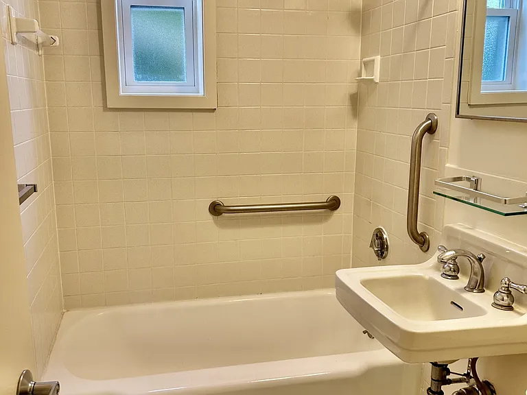 153 Thoreau St — Photo 7