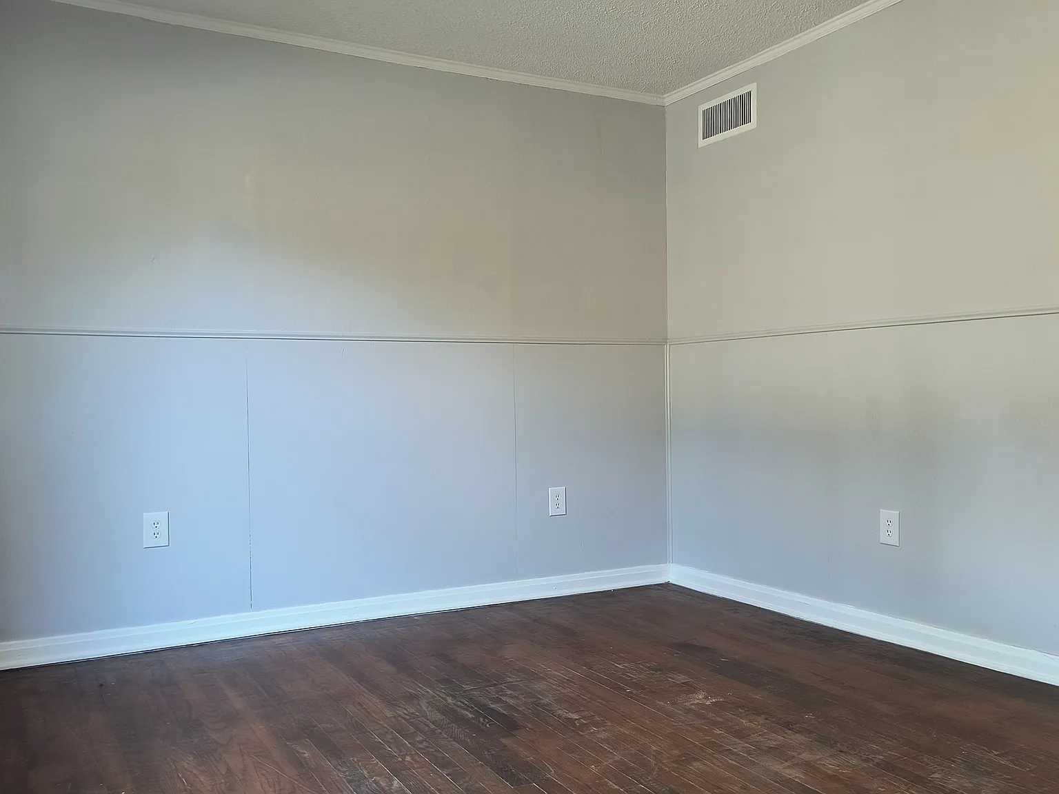 1734 East Circle Drive - 1 — Photo 3
