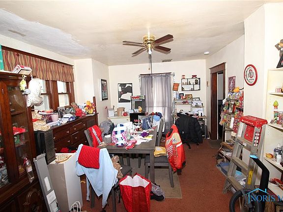 3rd image of 2540 Ayers Ave