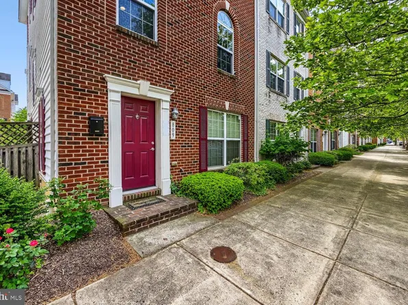 809 McHenry St, Baltimore, MD 21230