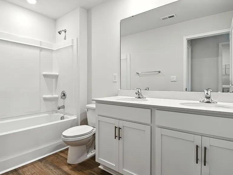 1342 37th Avenue Ln NE — Photo 26