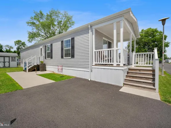 3501 Cannon Dr, Morrisville, PA 19067