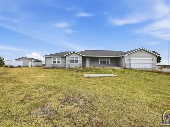 5524 SW Valencia Rd, Topeka, KS 66610