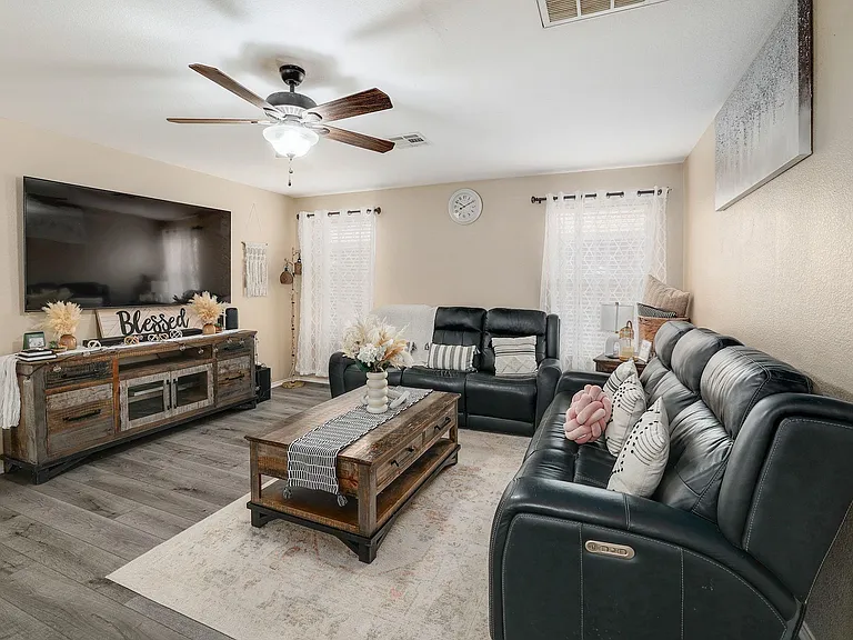 120 Mallard Ln — Photo 3