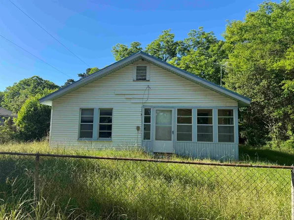 2403 Holmes Rd, Marshall, TX 75672