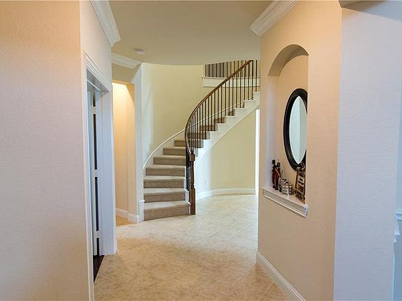 3rd image of 3102 Knightsbridge Ln