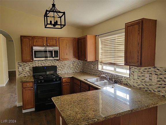 3rd image of 4653 Julesburg Dr