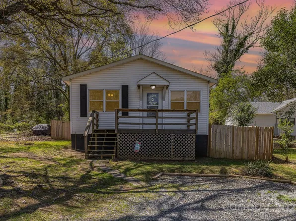 115 Belton Ave, Mount Holly, NC 28120