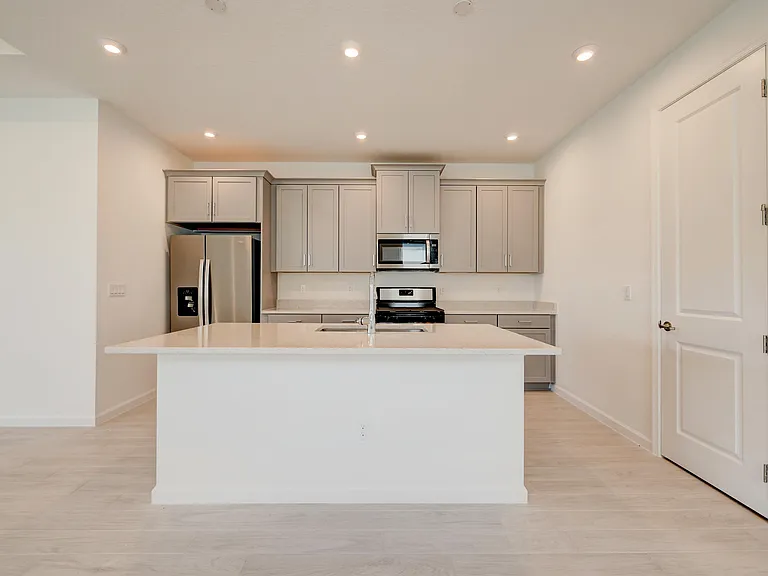 12712 SW Eleanor Dr — Photo 8