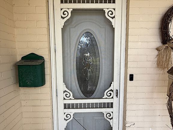 4th image of 60 N 200th St W