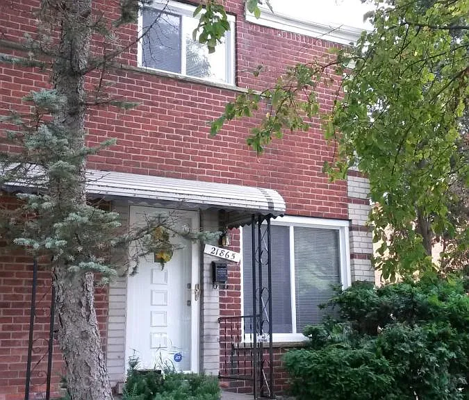 21865 Coolidge Hwy — Photo 1