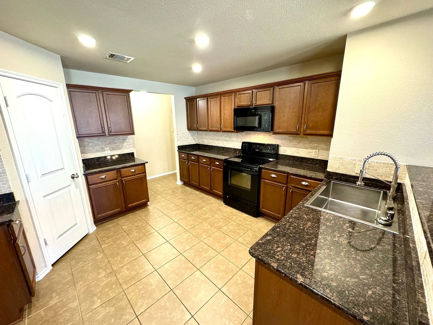 420 Andalusian Trail — Photo 3