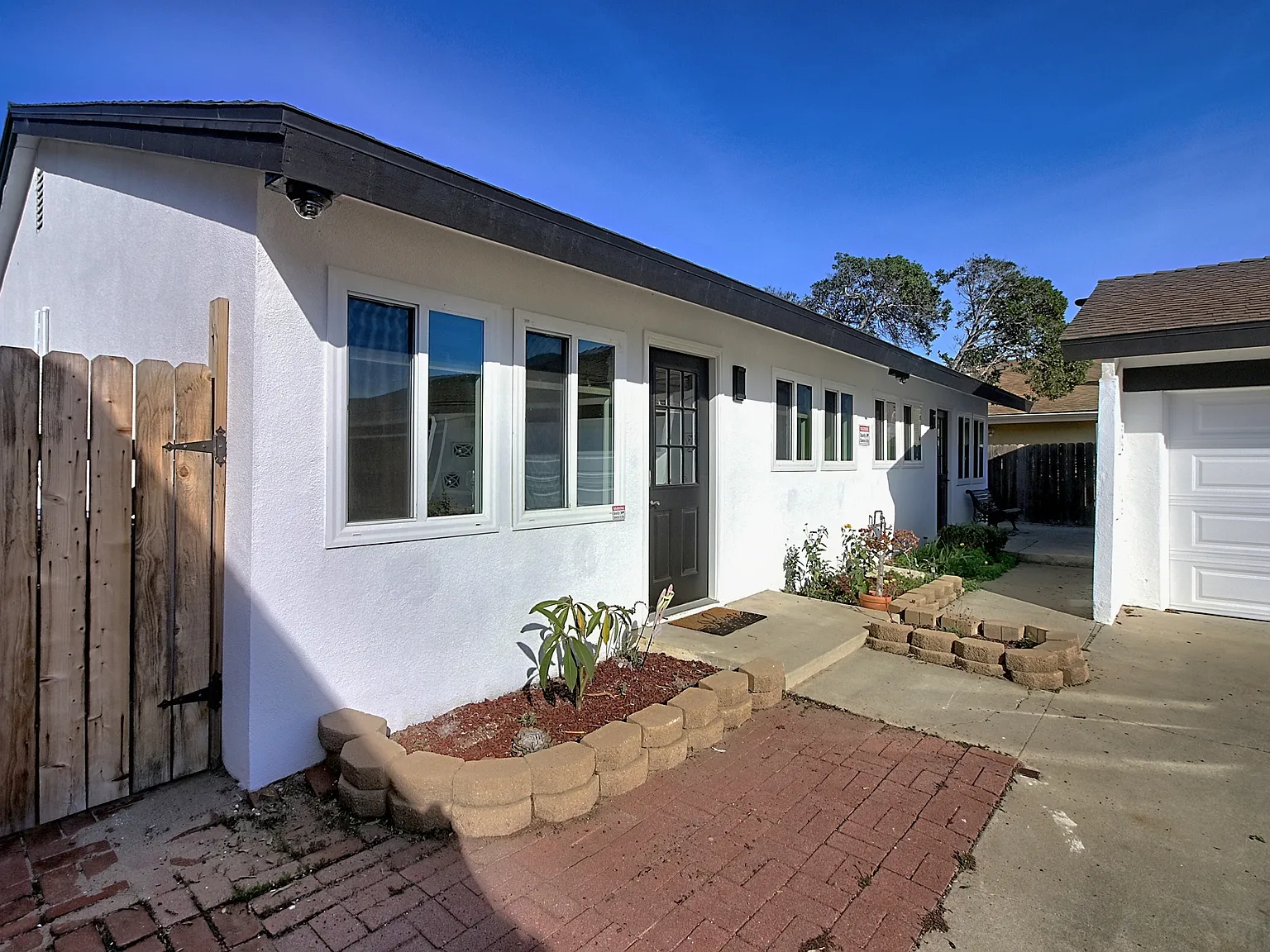 4915 Catamaran St — Photo 2