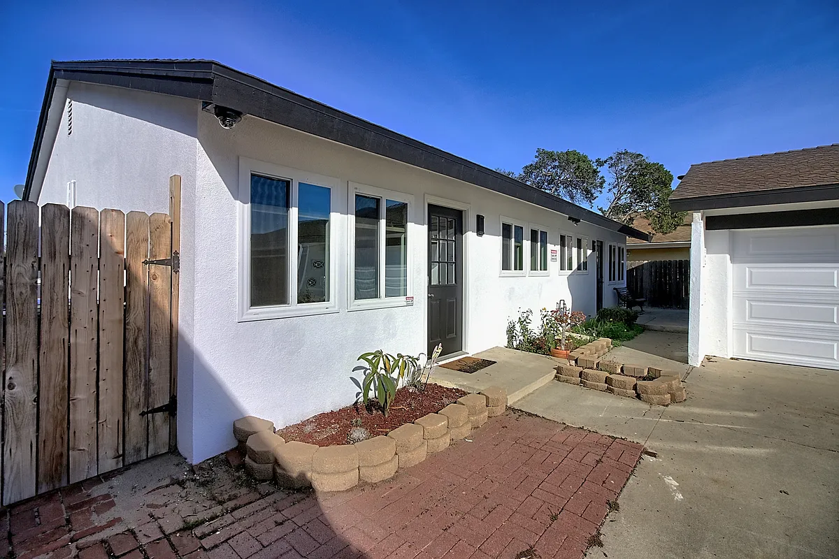Building Photo - 4915 Catamaran St