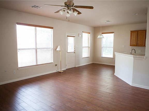 5th image of 2305 Barnett Dr