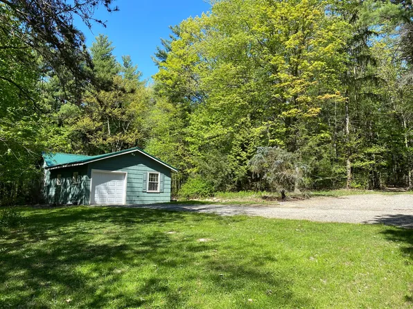 6270 Ward Rd, Orchard Park, NY 14127