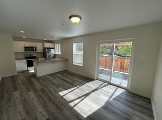 1455 NW 8th St APT 1, Bend, OR 97703