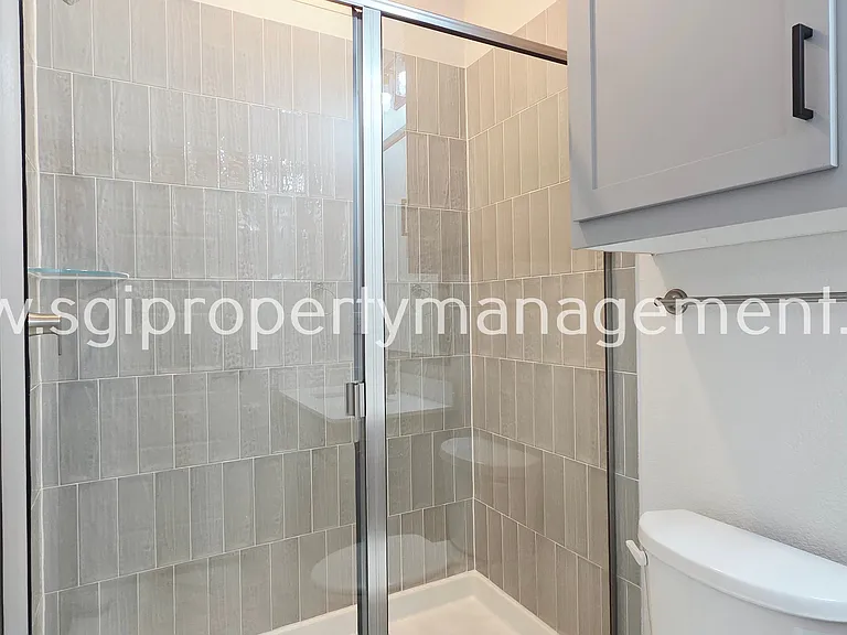 10870 Grayhead Dr — Photo 16