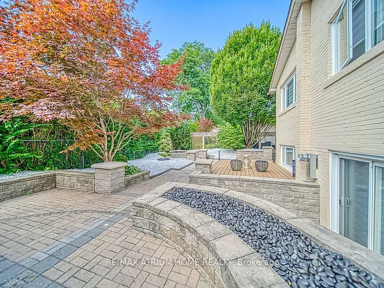 4 Palomino Cres — Photo 19