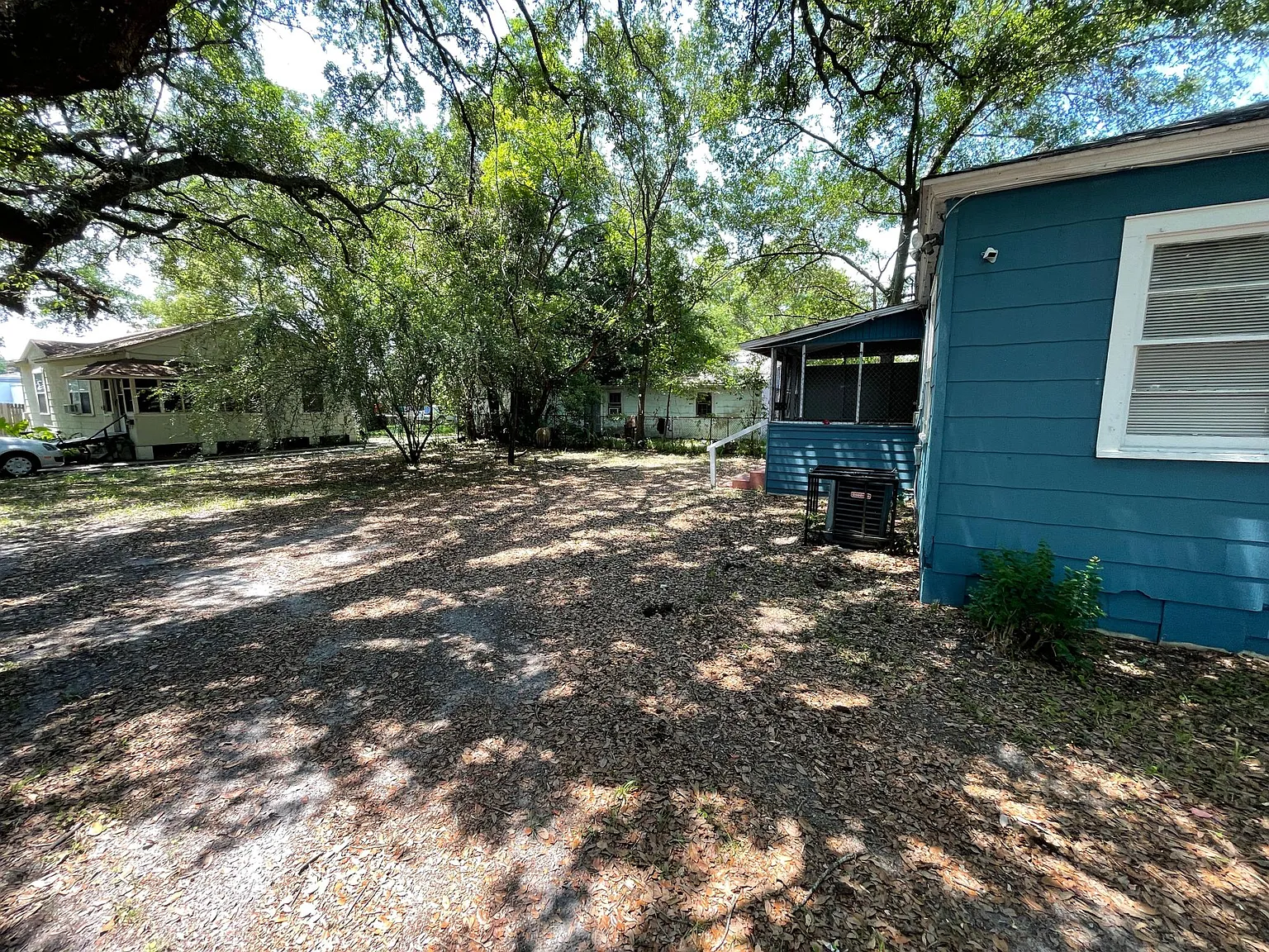 2202 Evergreen Ave — Photo 2