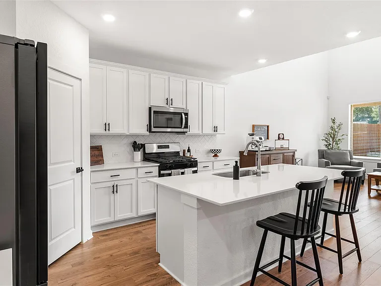 1828 Walnut Grove Bnd — Photo 11